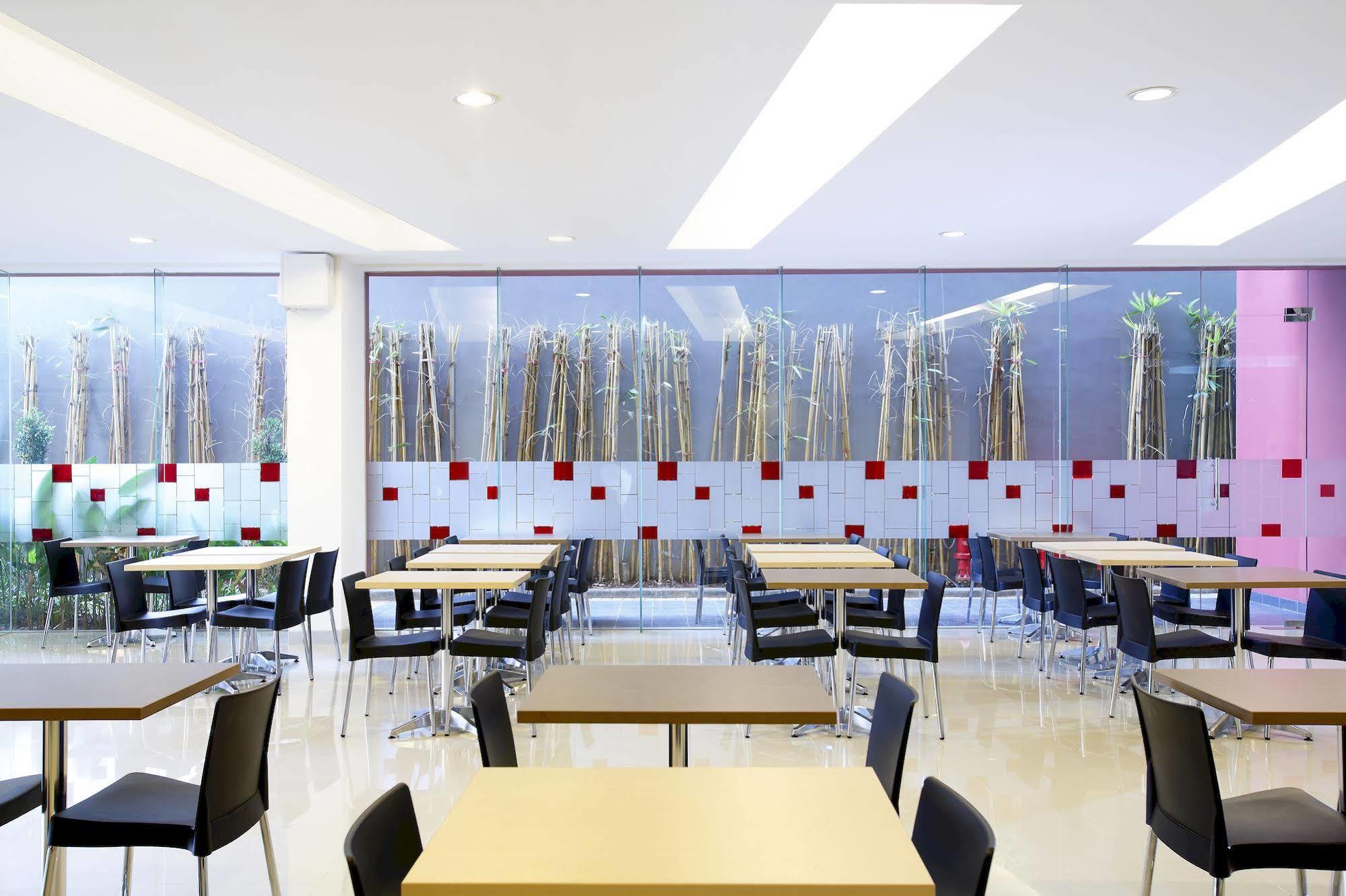 Amaris Hotel Pancoran Dżakarta Zewnętrze zdjęcie